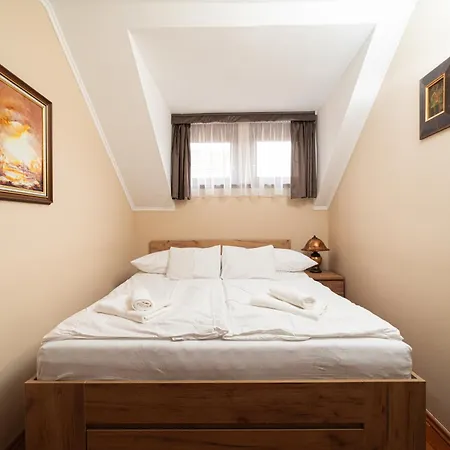 Komlo - شقة غيولا