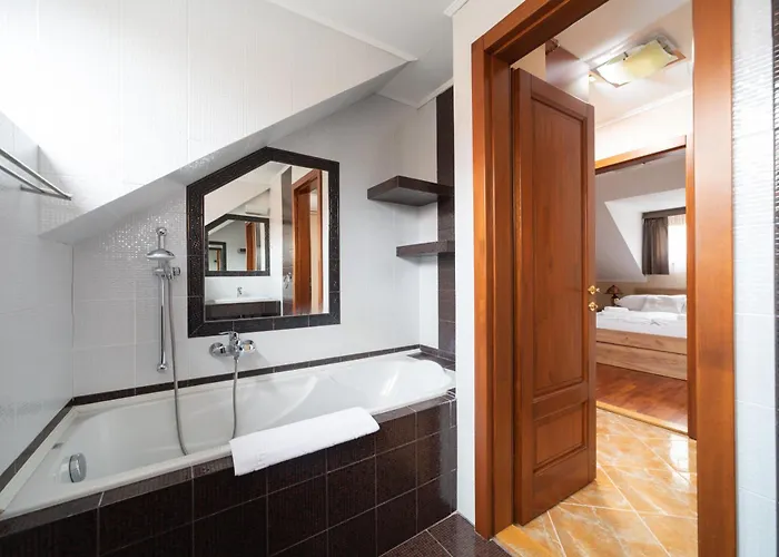 Komló - Apartman *