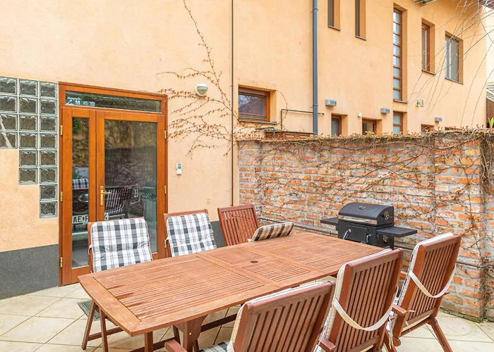 Komló - Apartman Gyula
